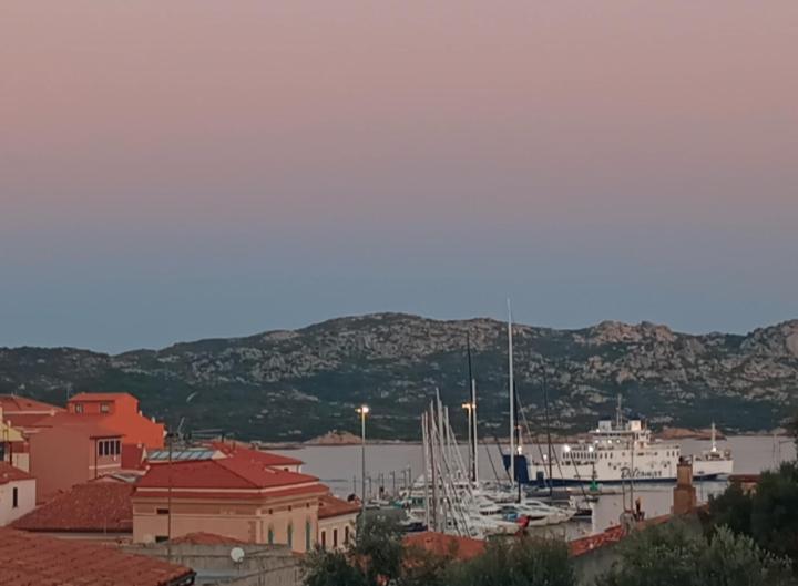Appartamento La Terrazza - Località Cala Gavetta La Maddalena (Sassari) Exterior foto